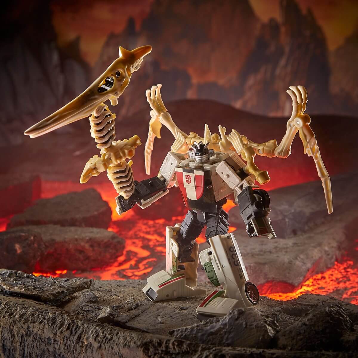 Transformers Kingdom War for Cybertron Wingfinger Deluxe Class Heromic