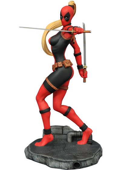 Marvel Femme Fatales - Lady Deadpool Figure