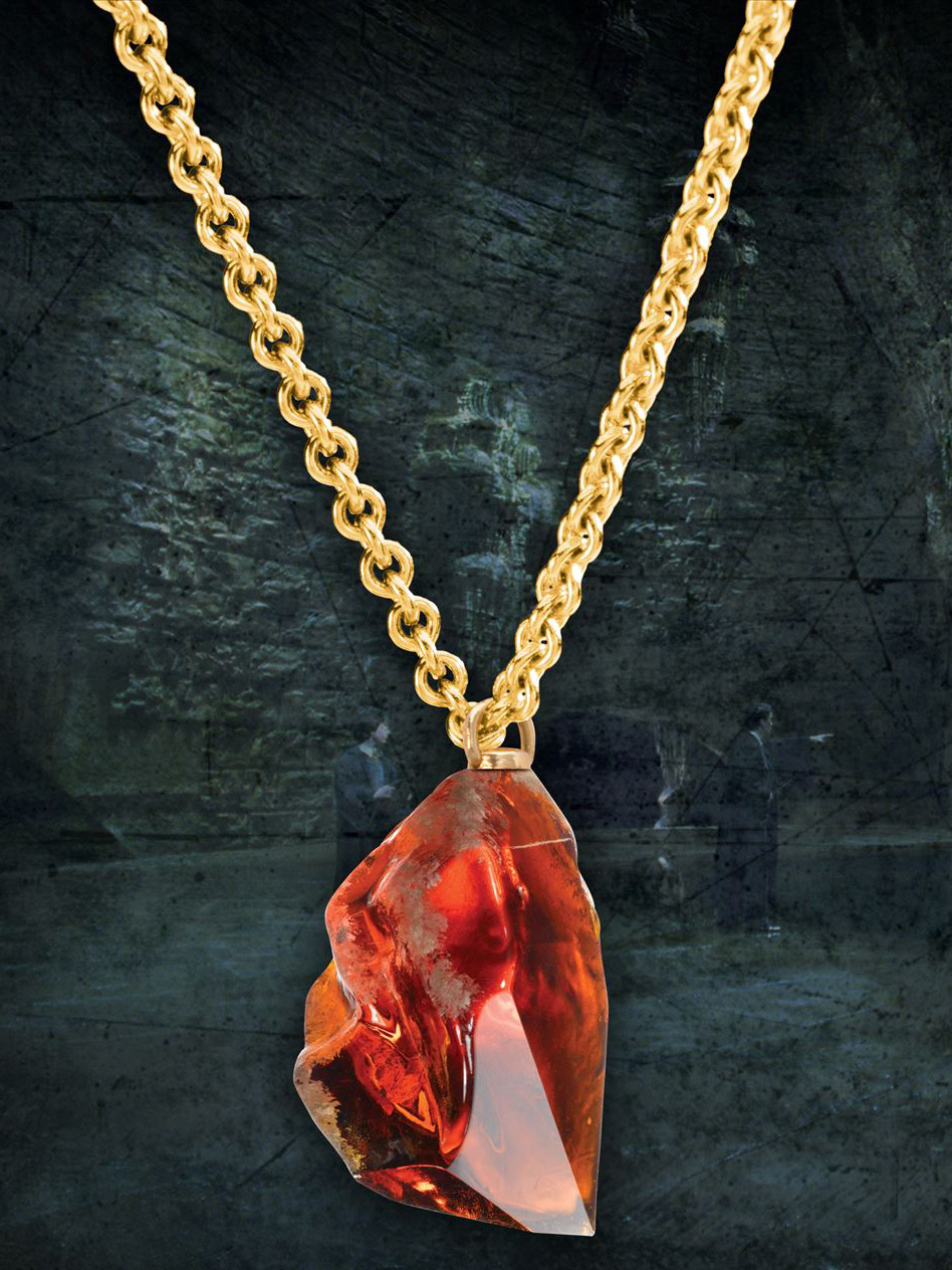 Läs mer om Harry Potter - Sorcerers Stone Pendant with Chain