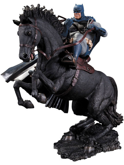 Batman The Dark Knight Returns Statue A Call To Arms 37 cm