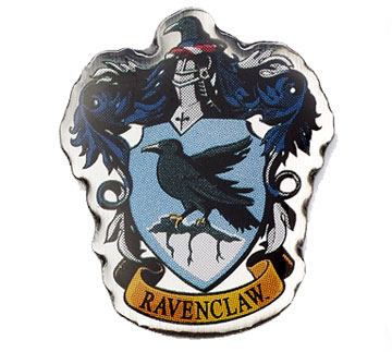 Läs mer om Harry Potter - Ravenclaw Crest Pin Badge