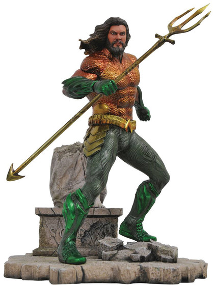 DC Movie Gallery - Aquaman Statue