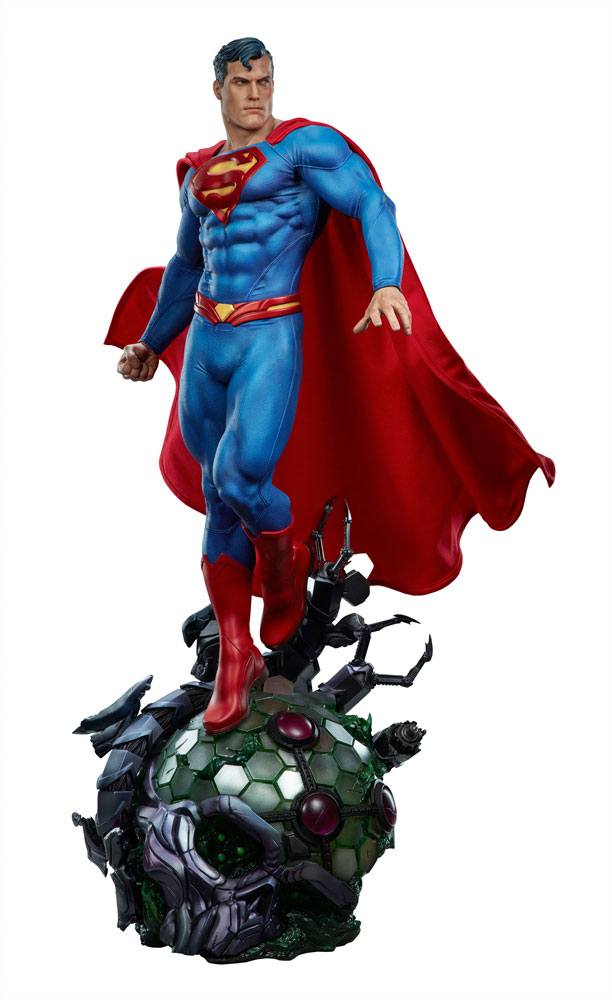 Läs mer om DC Comics - Superman Premium Format Figure - 66 cm