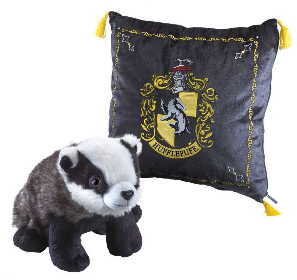 Läs mer om Harry Potter - Cushion with Mascot Plush - Hufflepuff