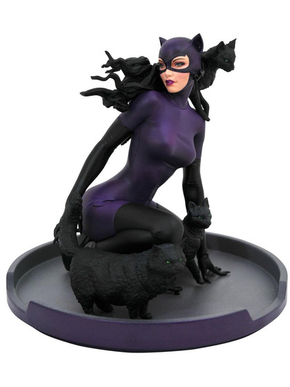 DC Comic Gallery - '90s Catwoman Statue