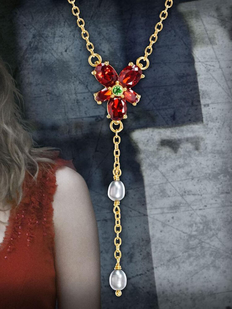 Läs mer om Harry Potter - Hermiones Red Crystal Necklace Replica - 1/1