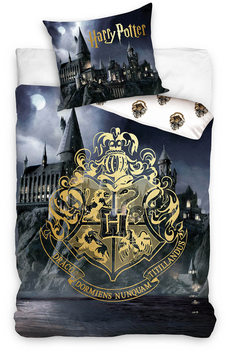 Harry Potter - Golden Hogwartsgrest on Hogwarts Background Duvet Set 160 x 200