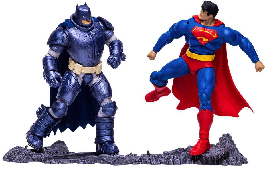 Läs mer om DC Multiverse Collector - Superman vs. Armored Batman