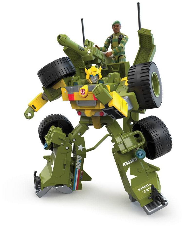 Läs mer om Transformers x G.I. Joe - Bumblebee A.W.E. Striker with Lonzo Stalker Wilkinson